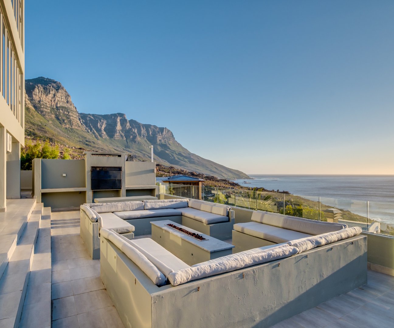 To Let 6 Bedroom Property for Rent in Camps Bay Western Cape